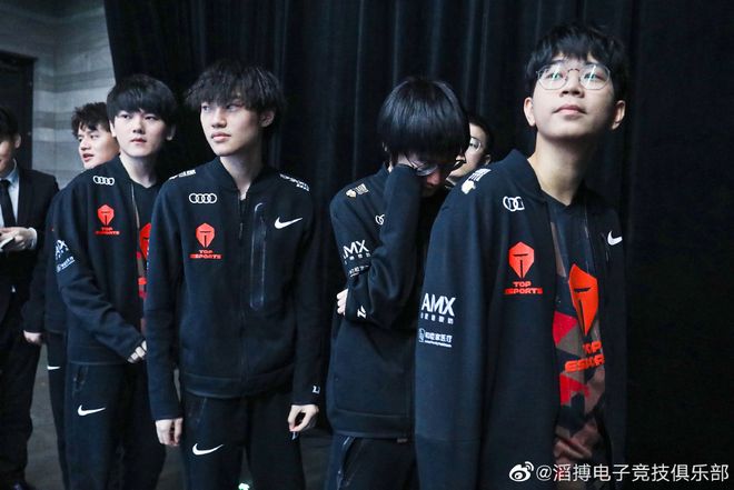 如今却因重 如今却因重