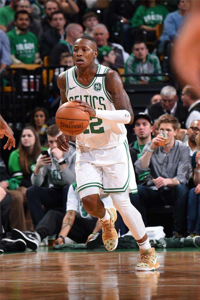 队配合和个 队配合和个